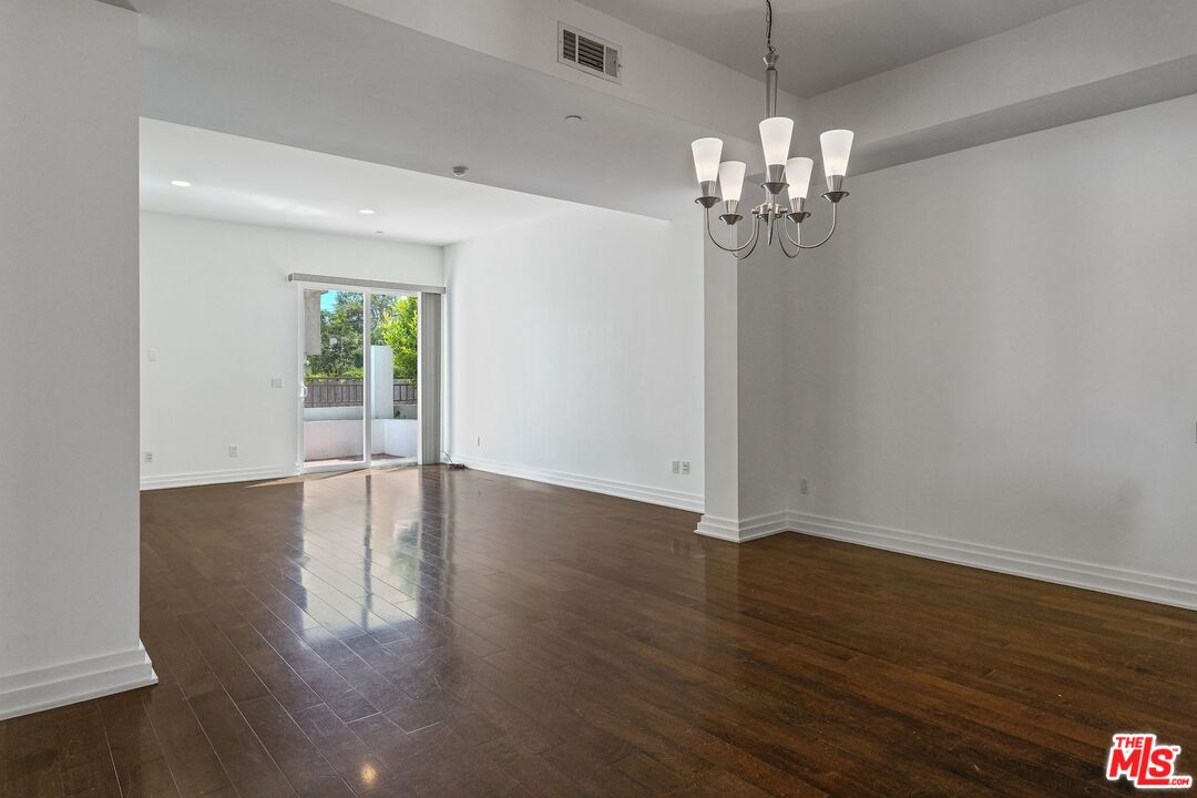 2512 28th St Unit: 104