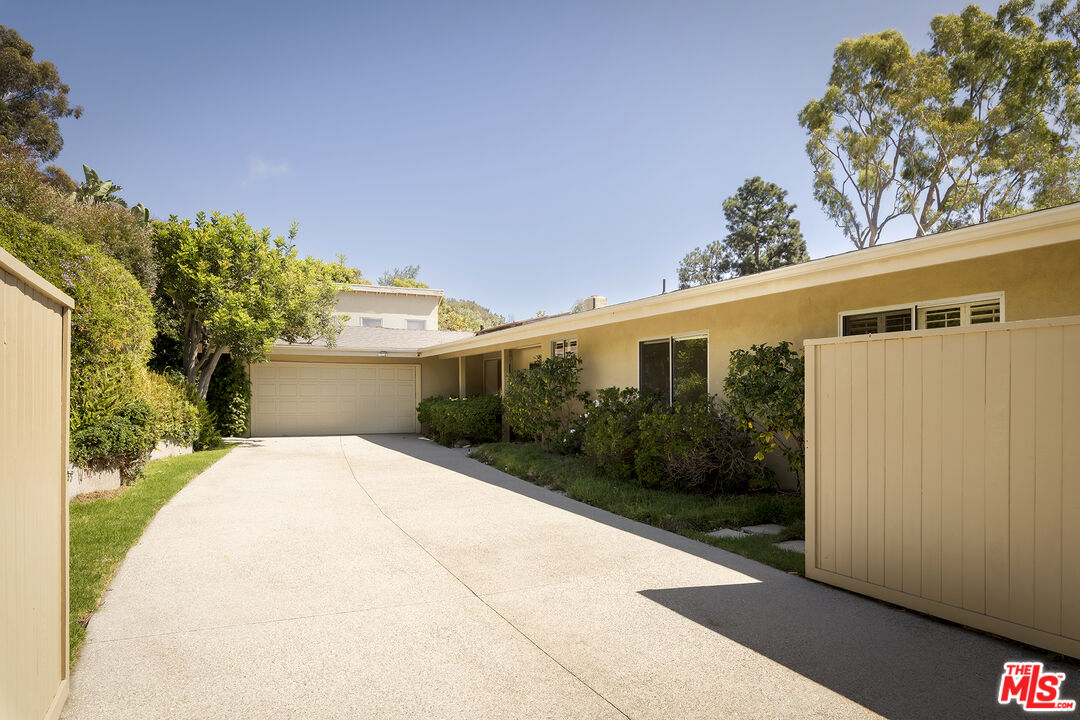 400 Surfview Dr