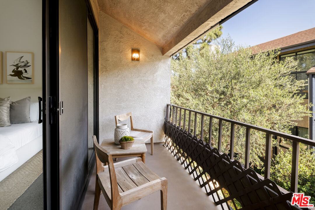 8128 Manitoba St Unit: 106