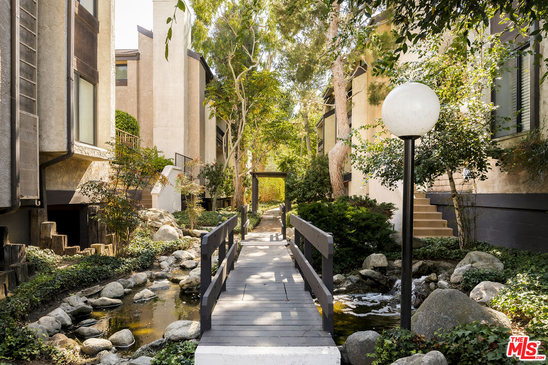 8128 Manitoba St Unit: 106