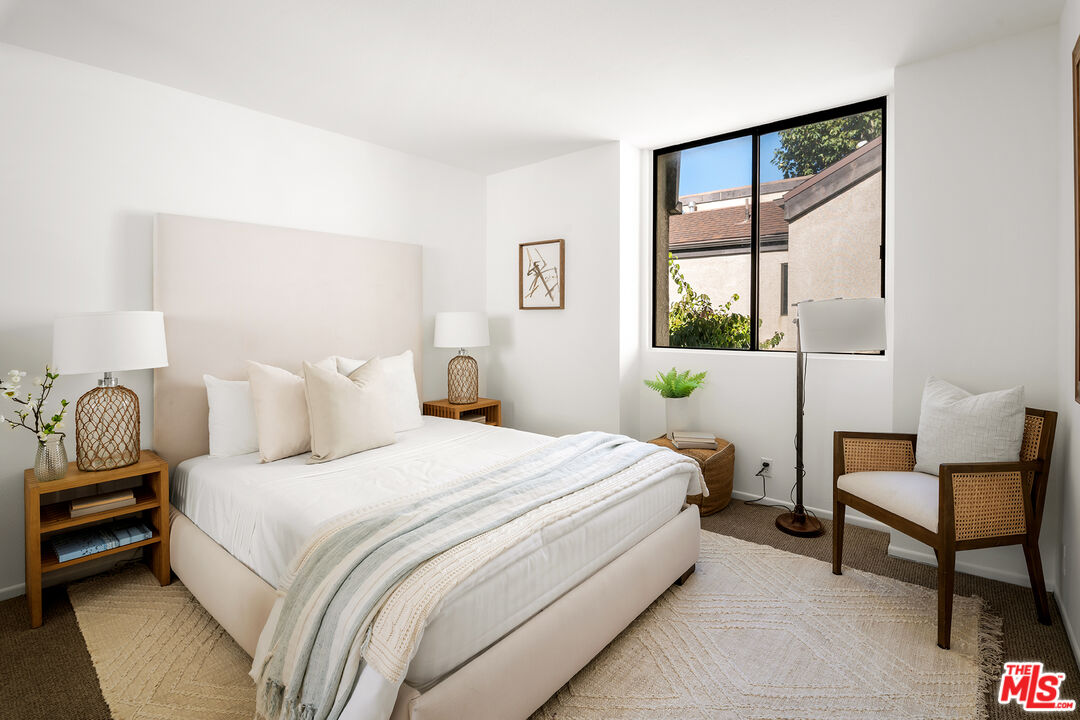 8128 Manitoba St Unit: 106