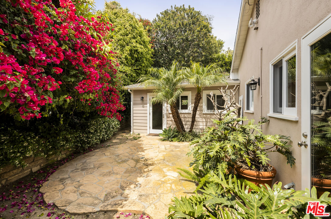 1006 Las Pulgas Rd