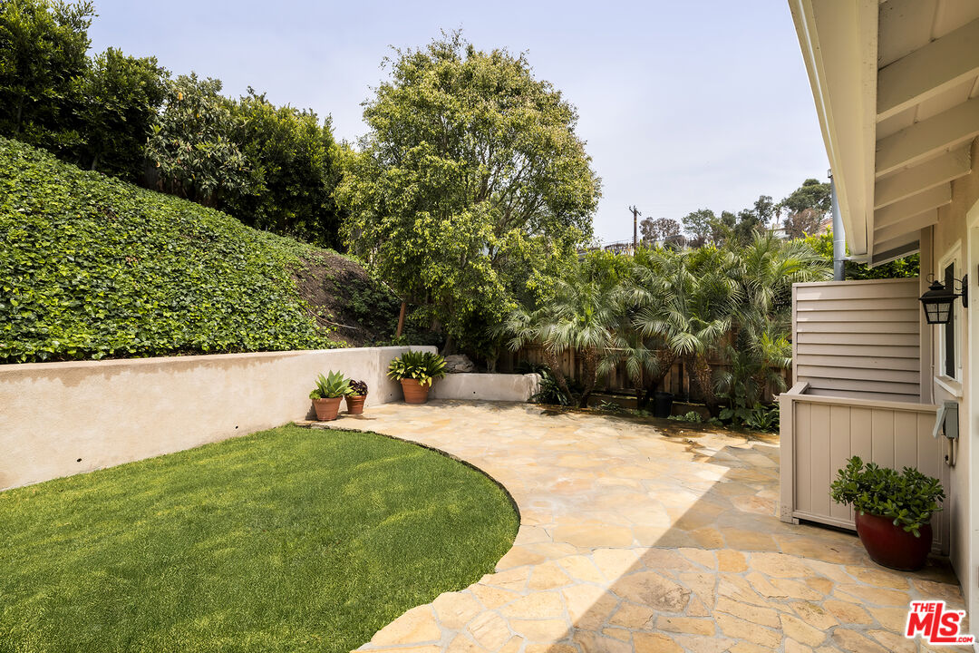 1006 Las Pulgas Rd