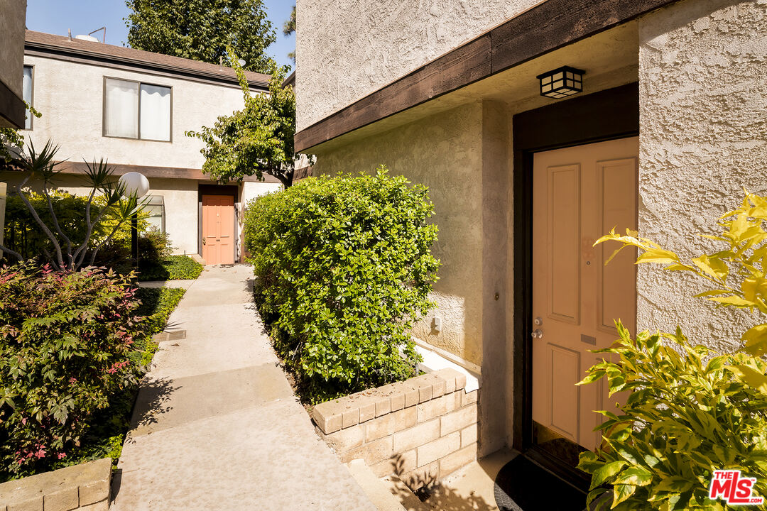 8128 Manitoba St Unit: 106