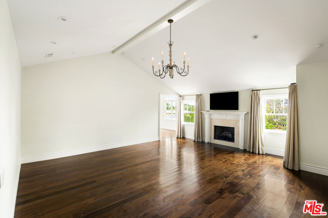 501 Toyopa Dr