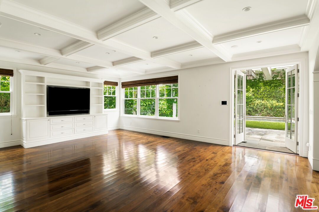 501 Toyopa Dr