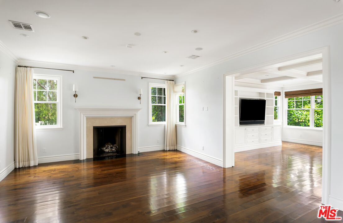 501 Toyopa Dr