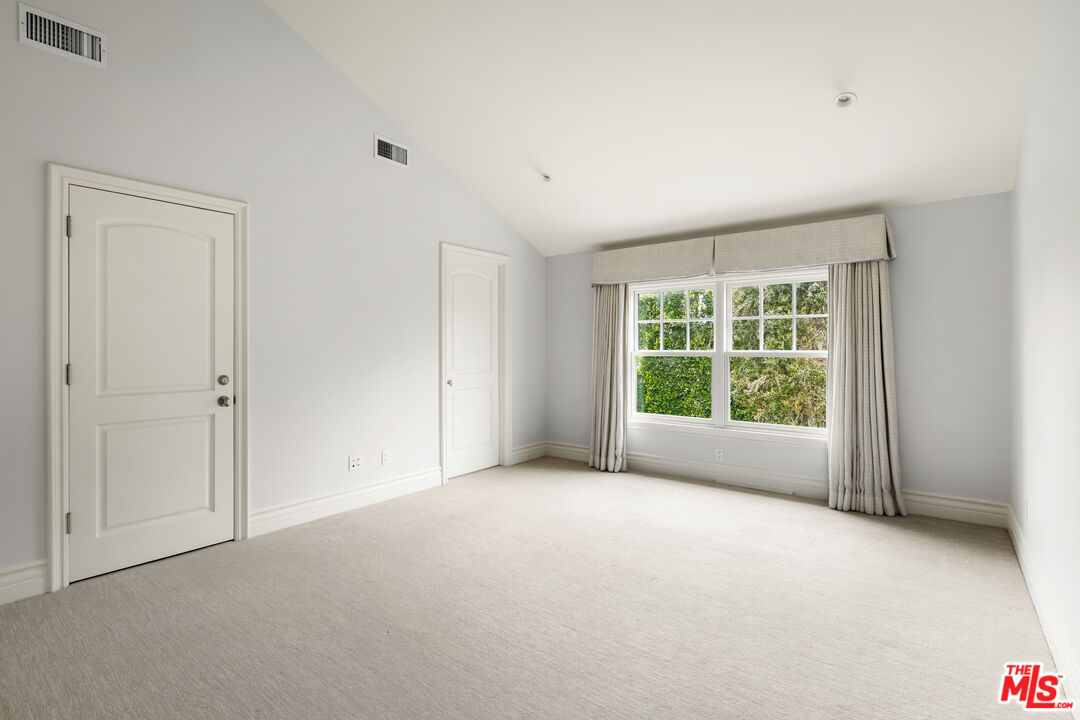 501 Toyopa Dr