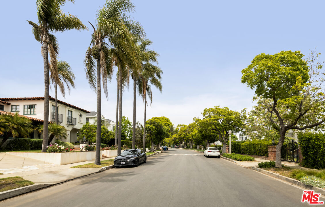 501 Toyopa Dr