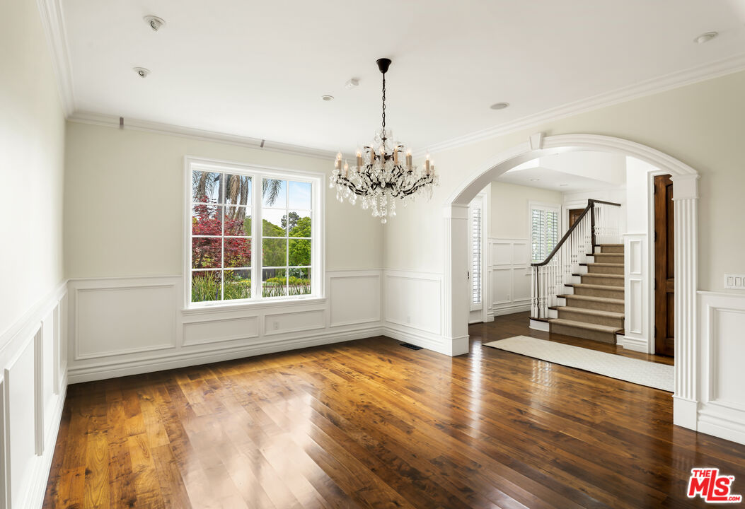 501 Toyopa Dr