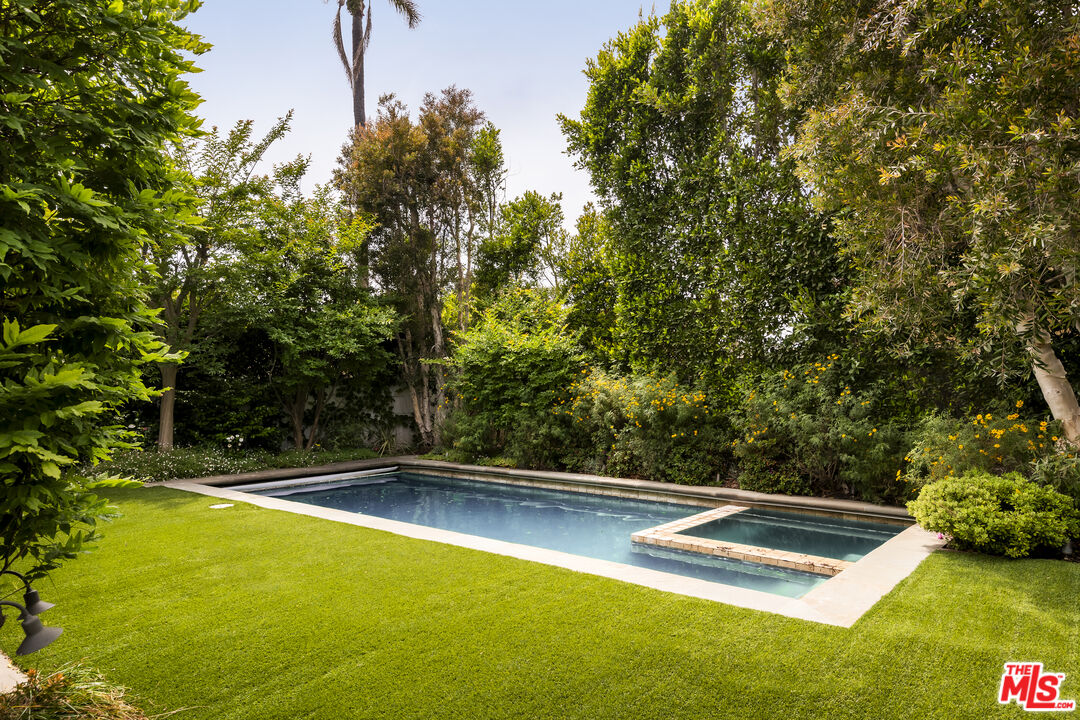 501 Toyopa Dr