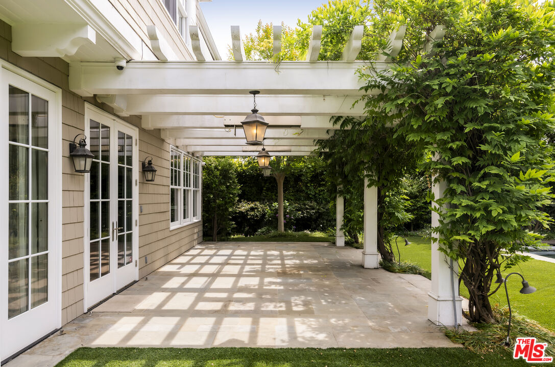 501 Toyopa Dr