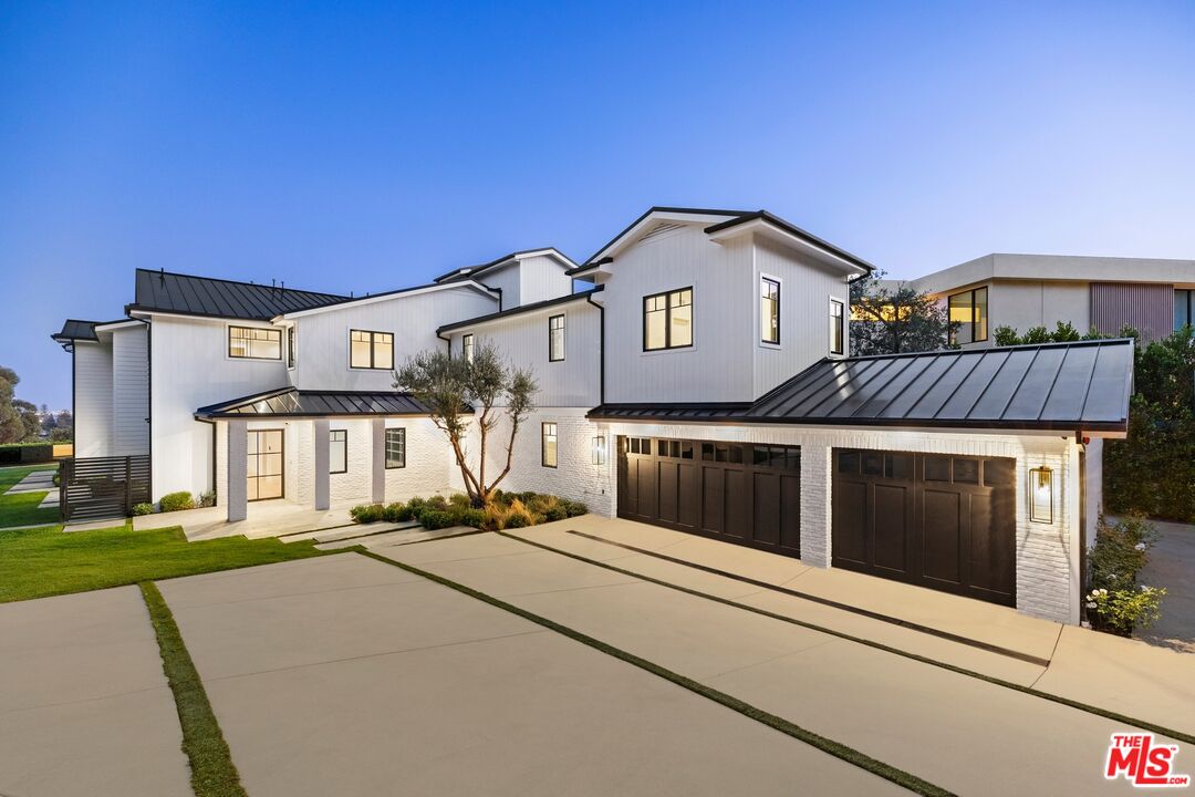 1744 Correa Way
