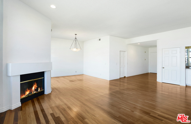 11636 MONTANA AVE Unit: 210