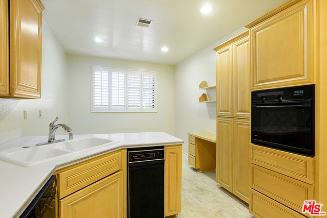 11636 MONTANA AVE Unit: 210