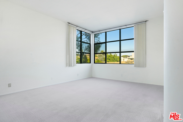 11636 MONTANA AVE Unit: 210