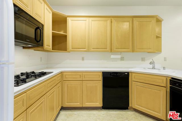 11636 MONTANA AVE Unit: 210