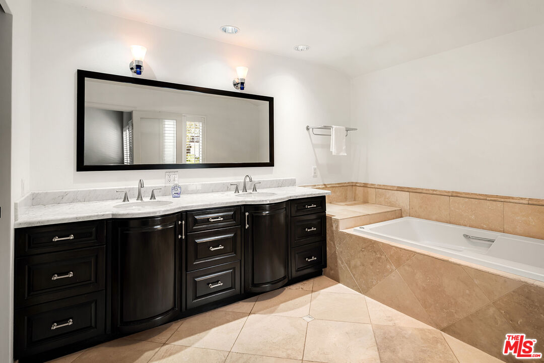 1561 Michael Ln