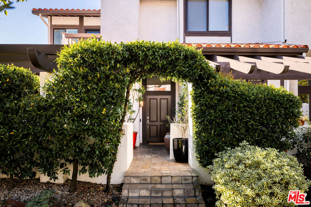 1561 Michael Ln