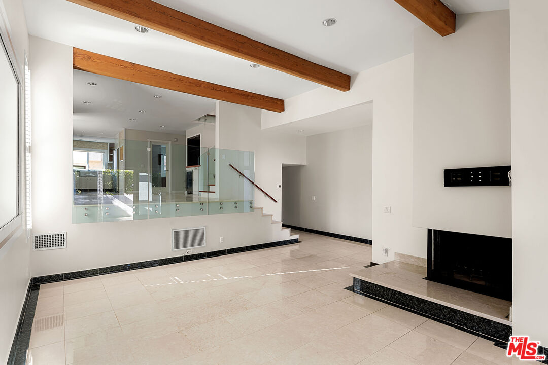 1561 Michael Ln