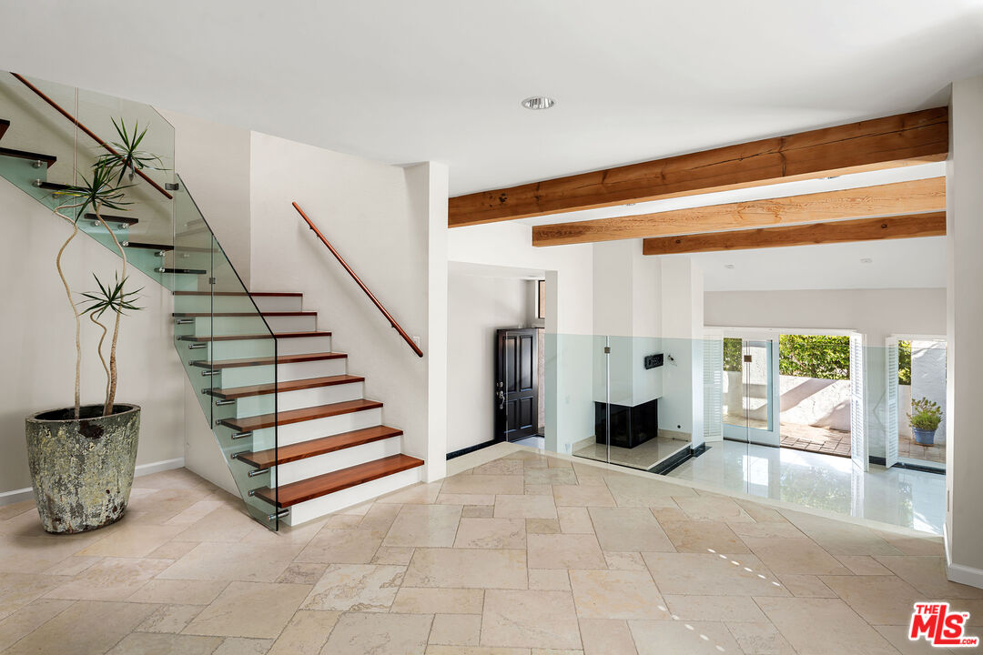1561 Michael Ln