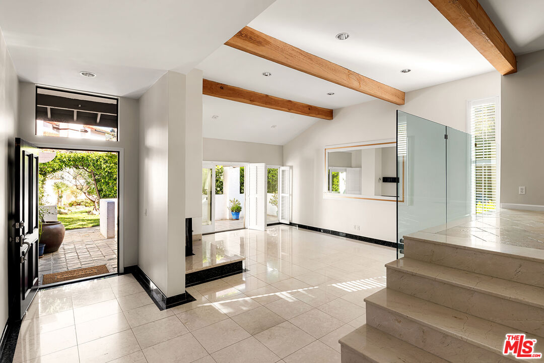 1561 Michael Ln