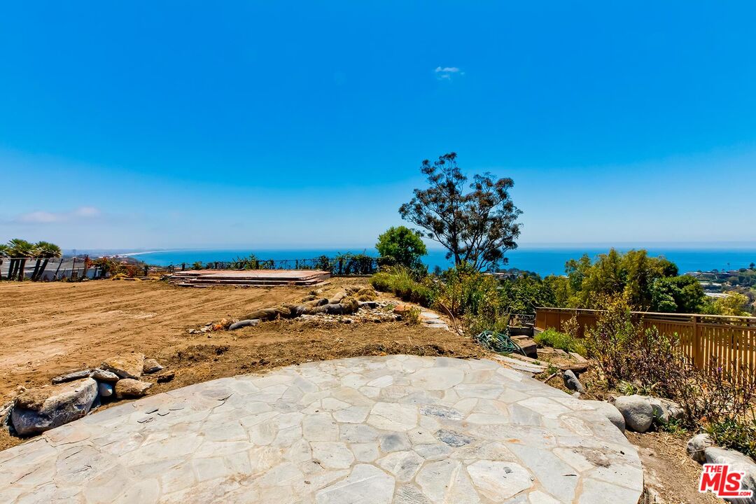 737 Enchanted Way