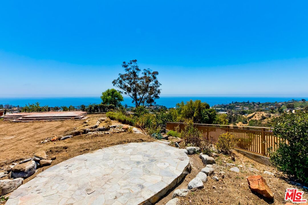 737 Enchanted Way