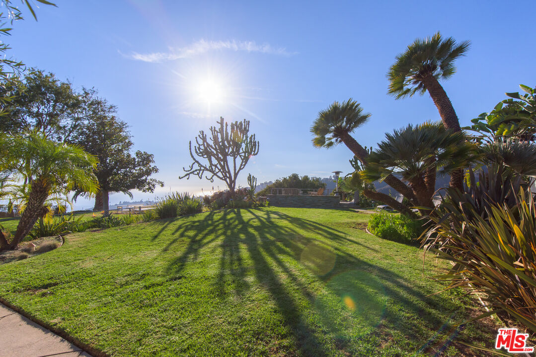 843 Enchanted Way