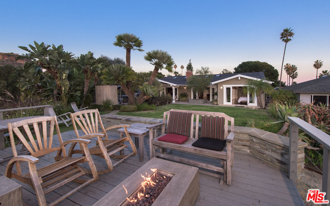 843 Enchanted Way