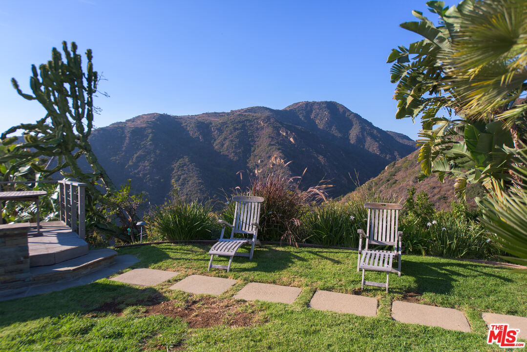 843 Enchanted Way