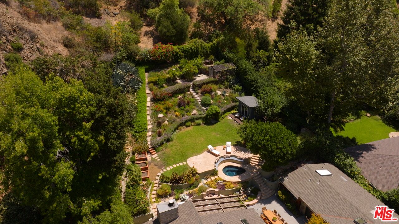 2618 Mandeville Canyon Rd