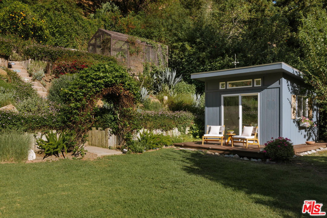 2618 Mandeville Canyon Rd