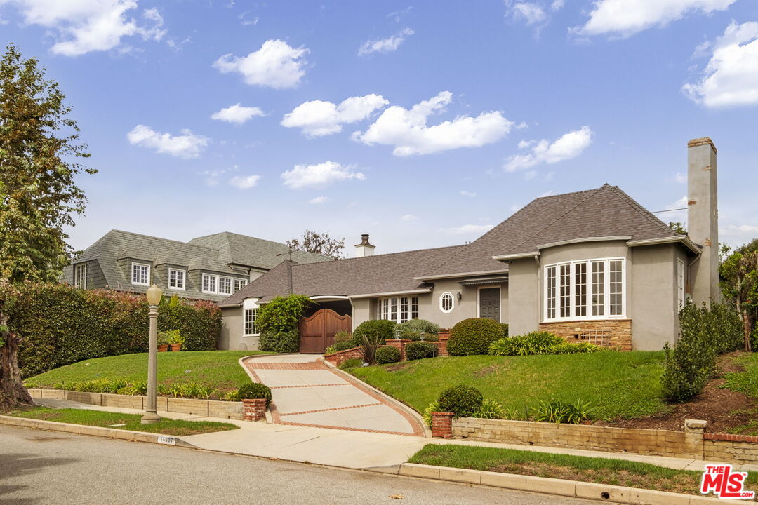 14907 Camarosa Dr