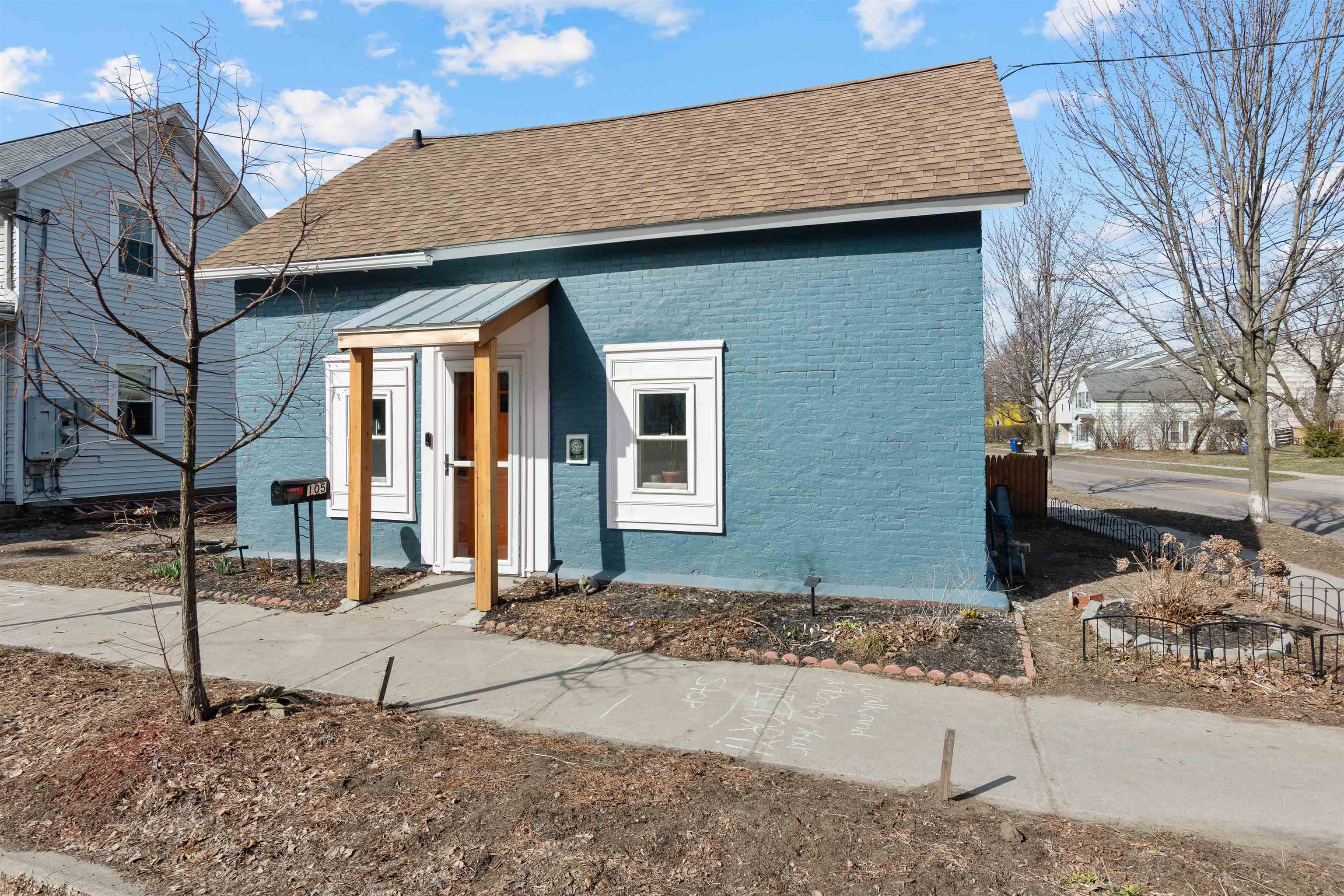 105 Lafountain Street