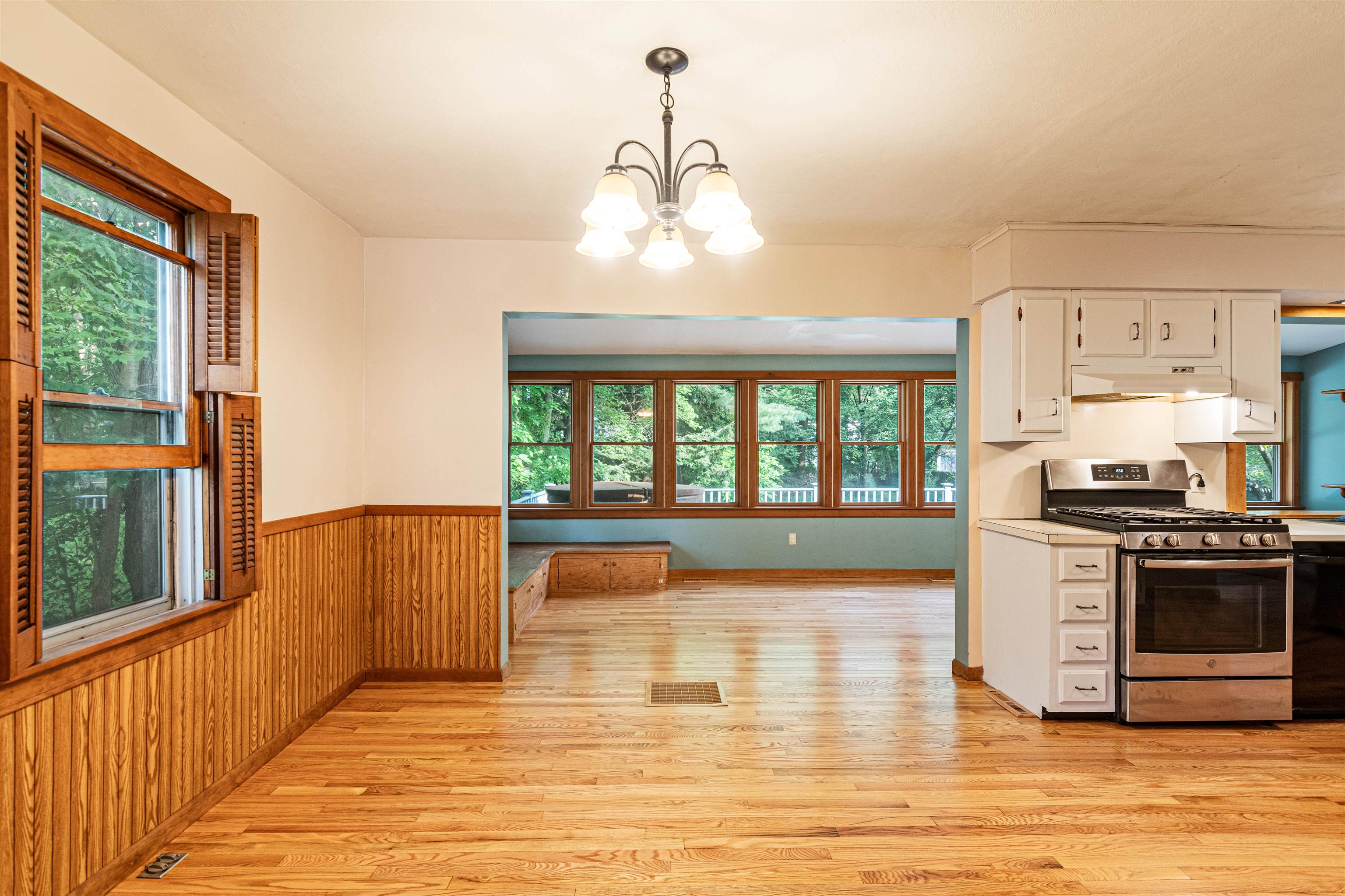 164 Woodbury Road