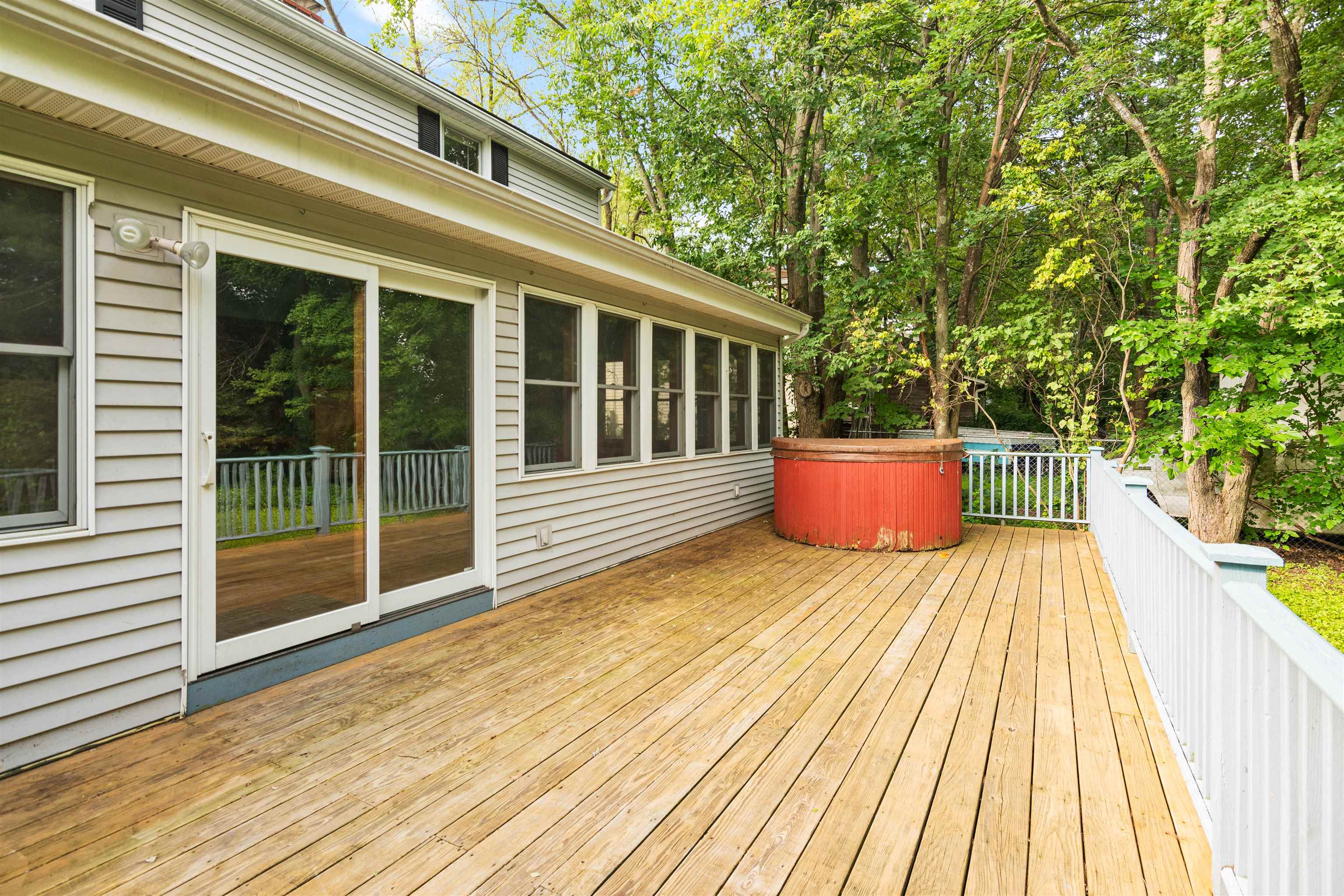 164 Woodbury Road
