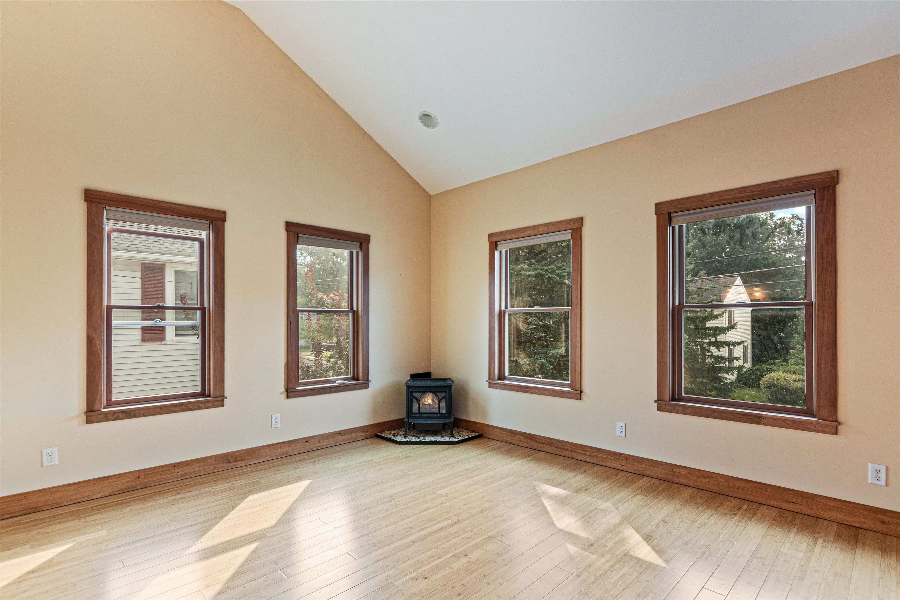 164 Woodbury Road