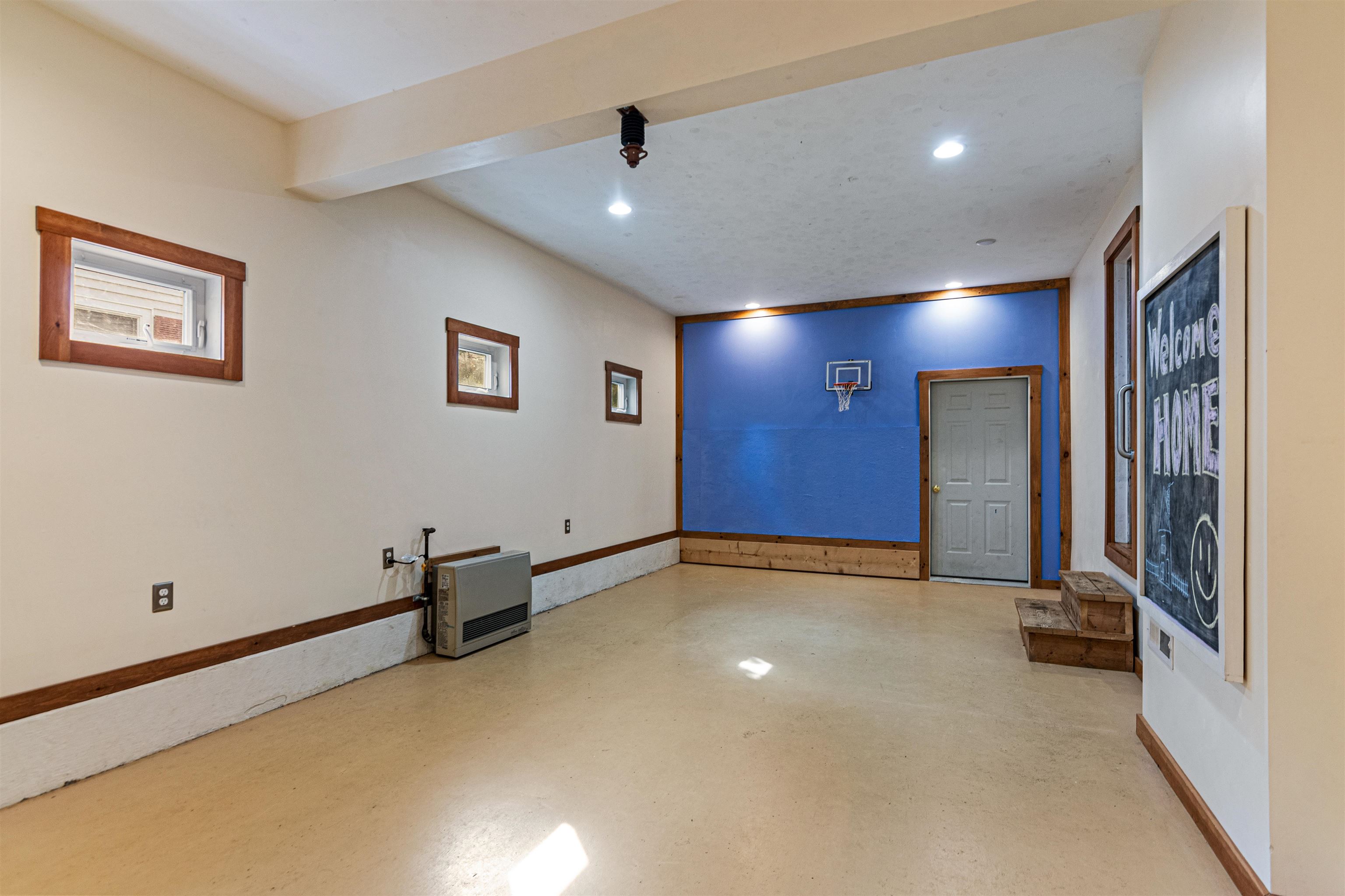 164 Woodbury Road