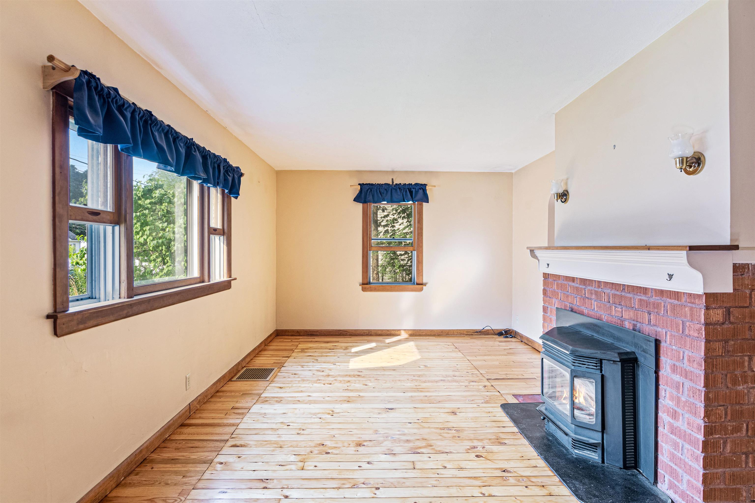 164 Woodbury Road