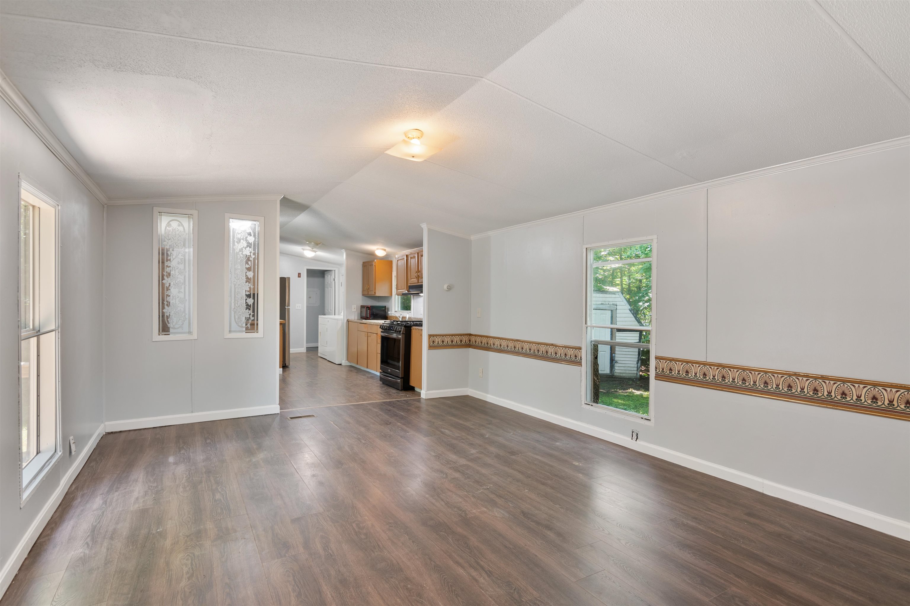 184 Waverly Circle