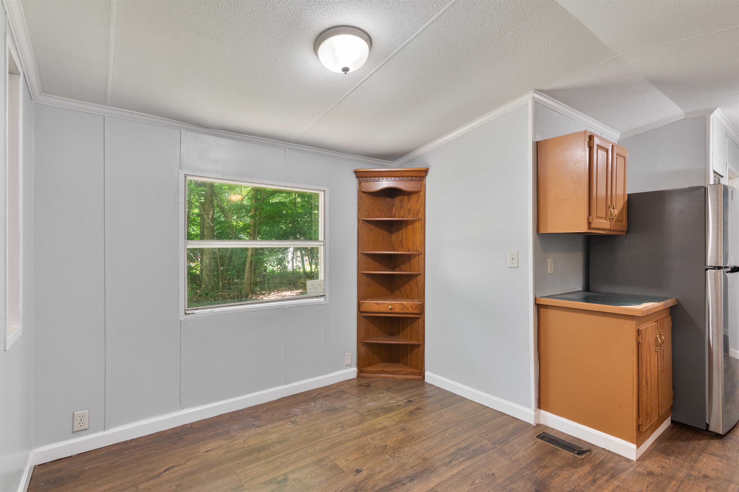 184 Waverly Circle