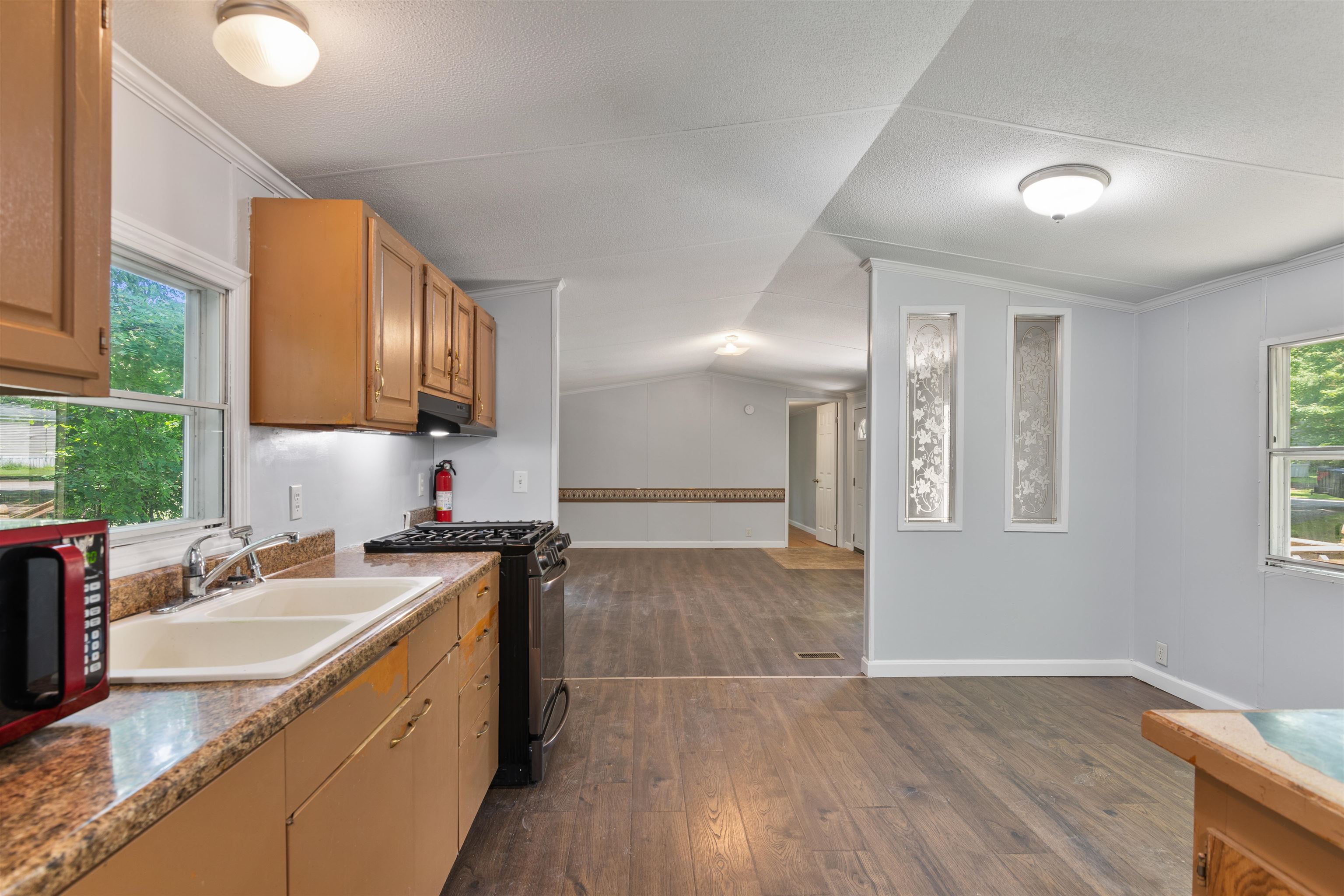 184 Waverly Circle