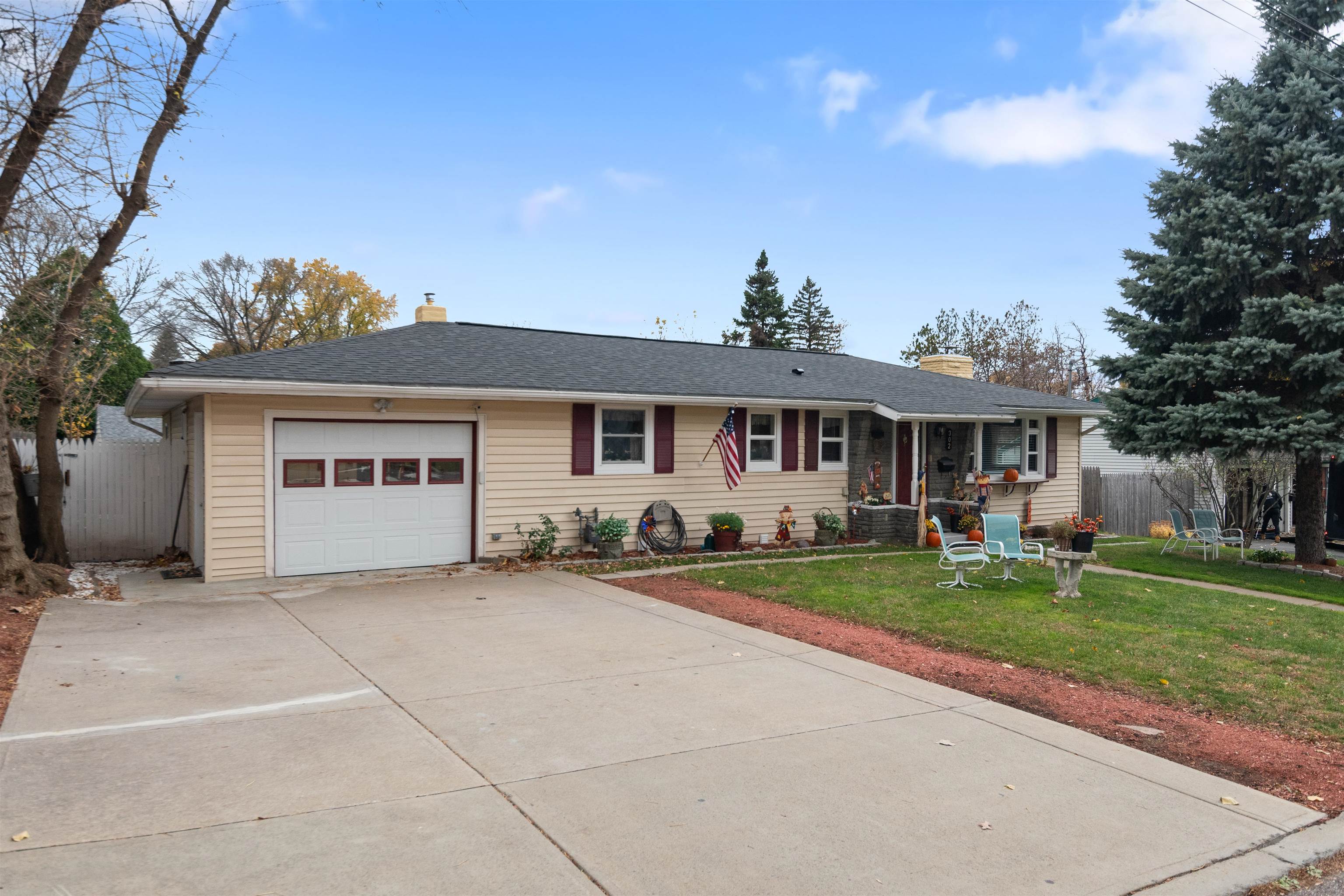 302 Lafountain Street