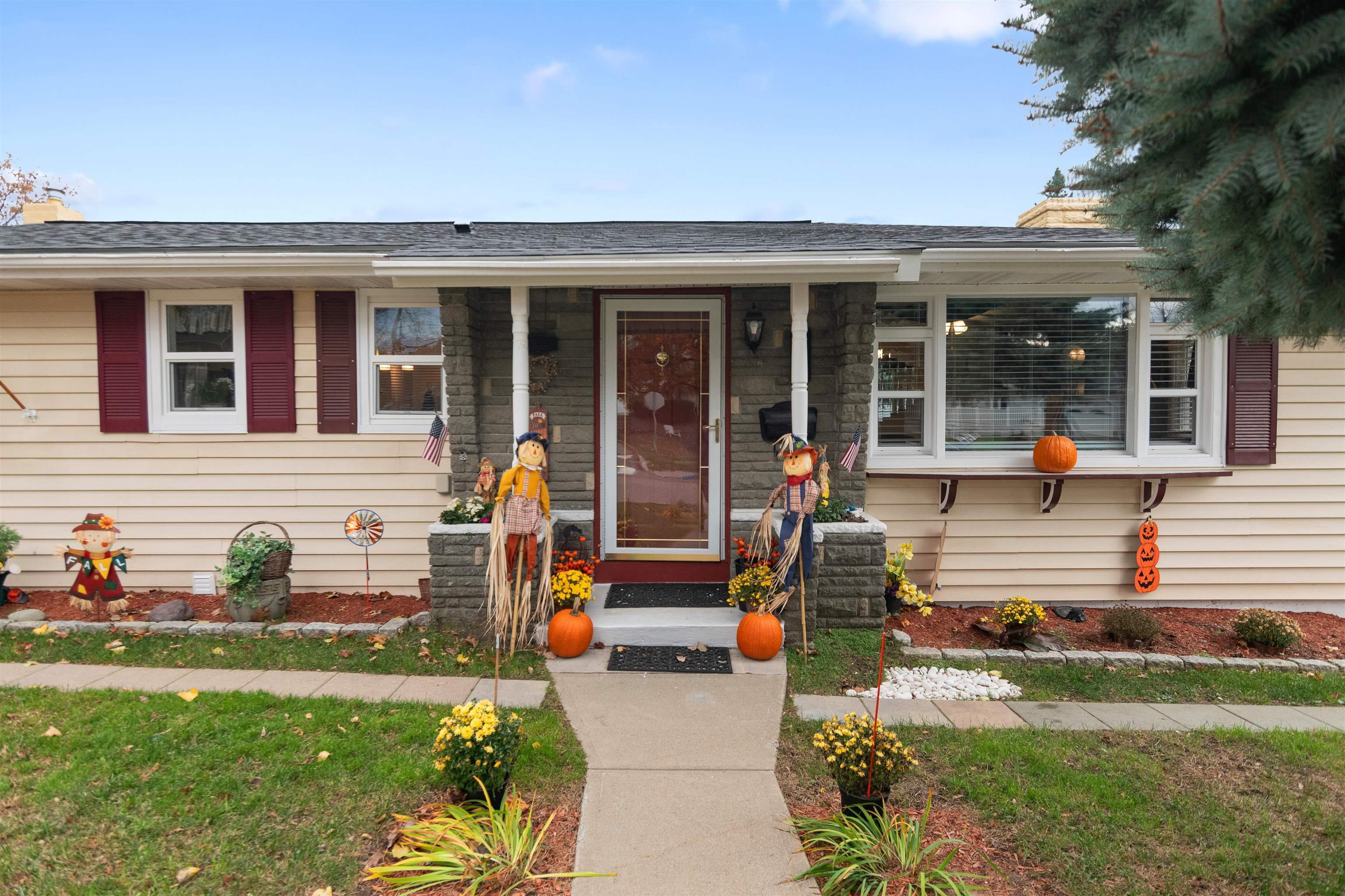 302 Lafountain Street