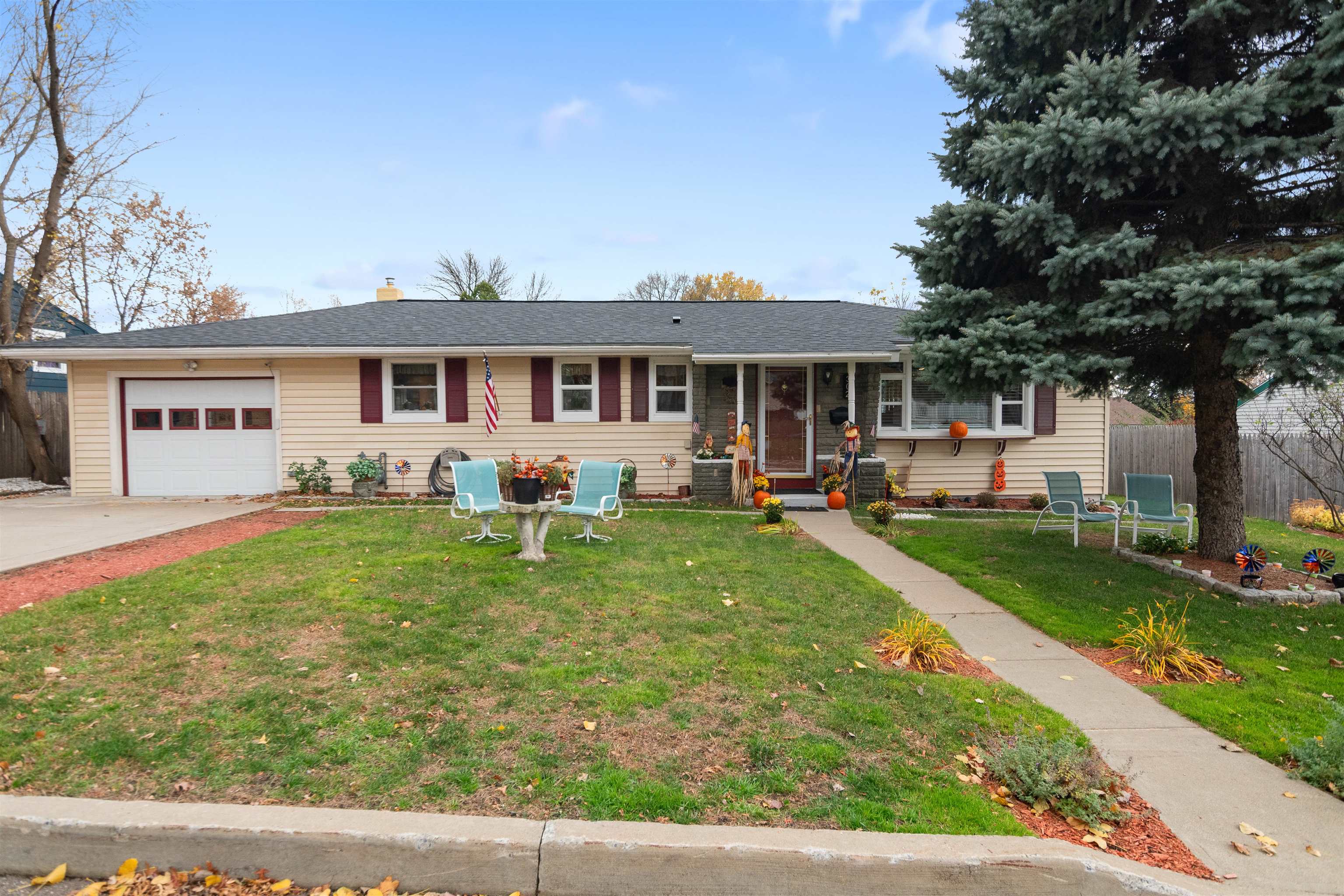 302 Lafountain Street