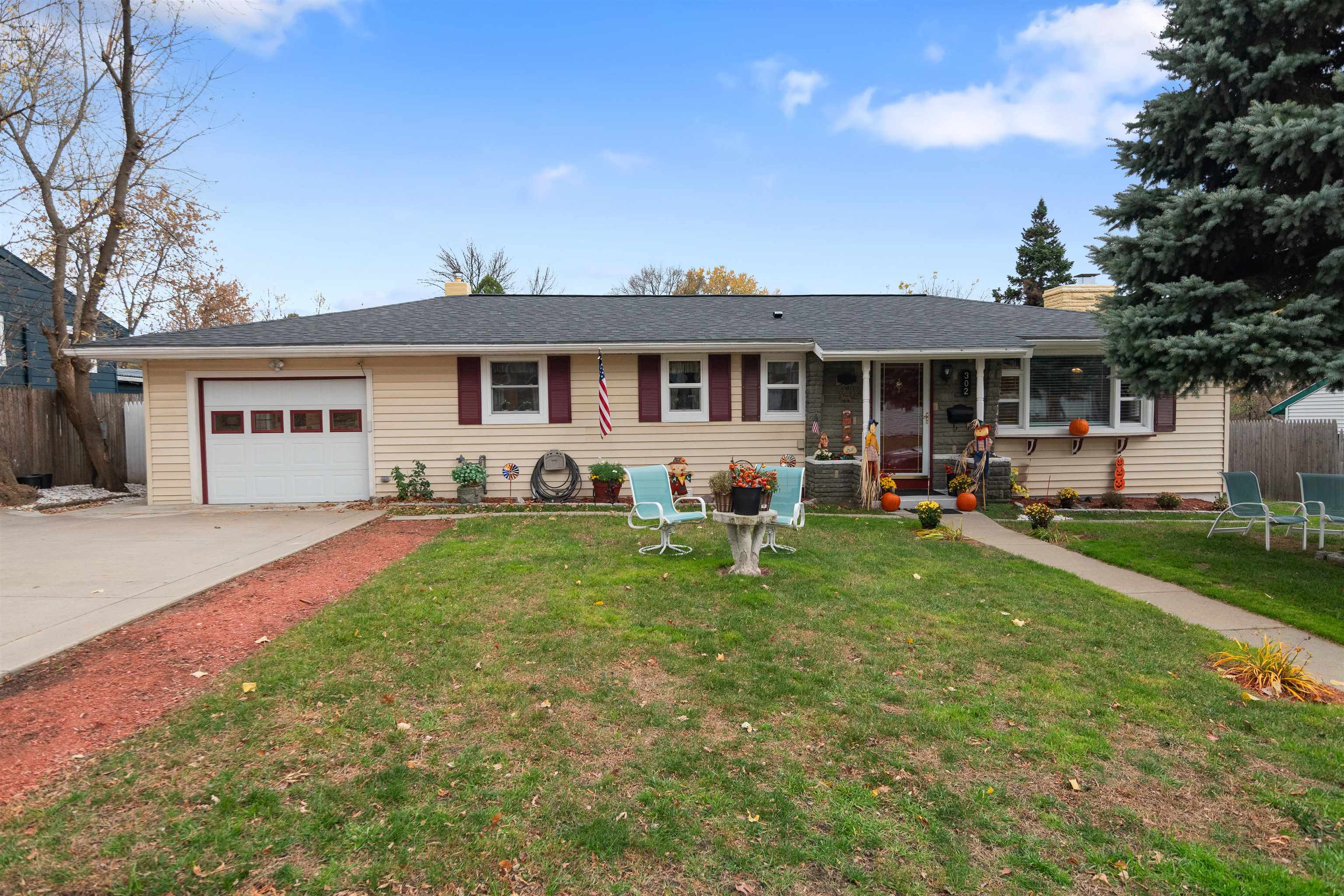 302 Lafountain Street