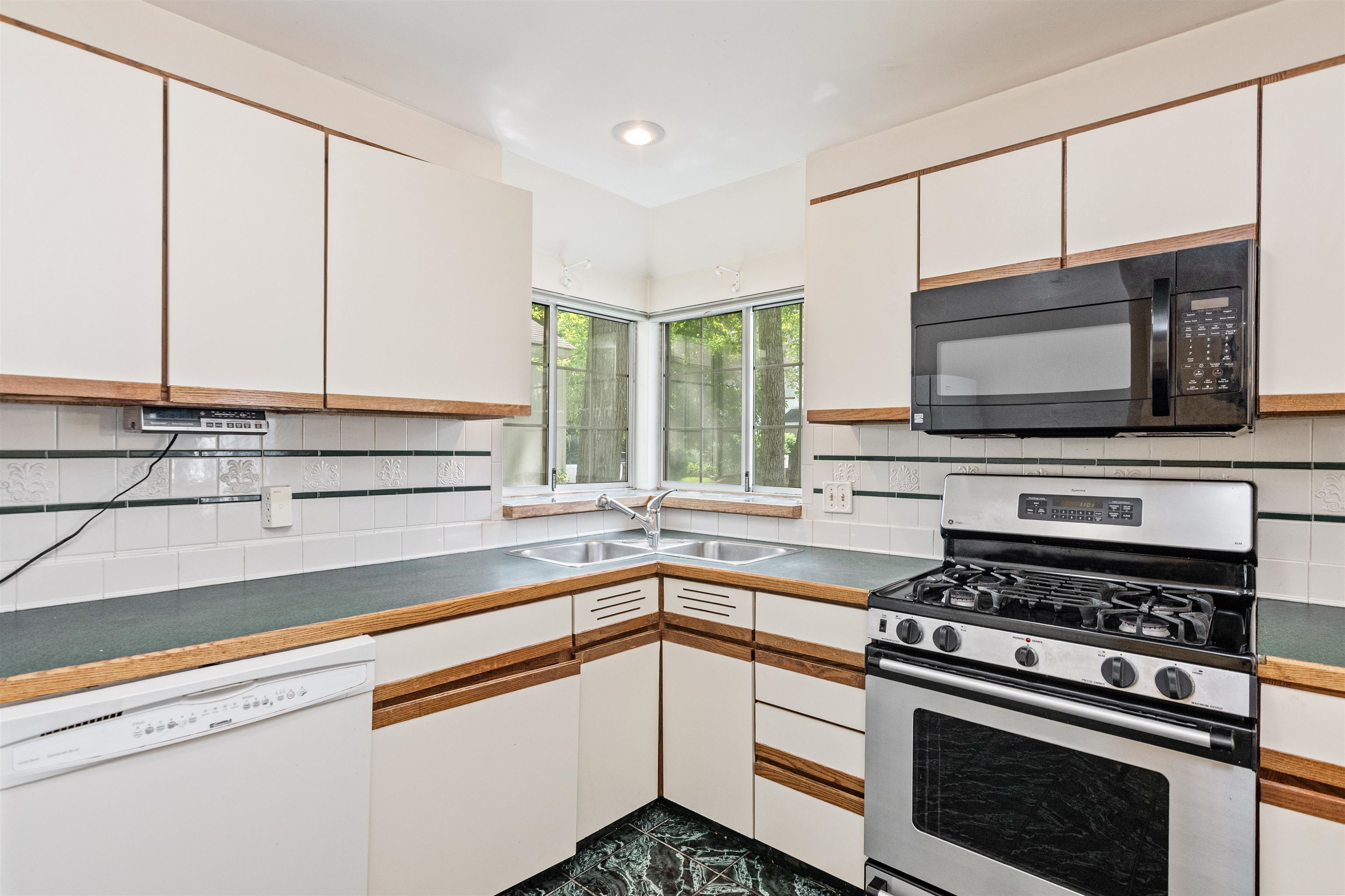 29 Winding Brook Drive
