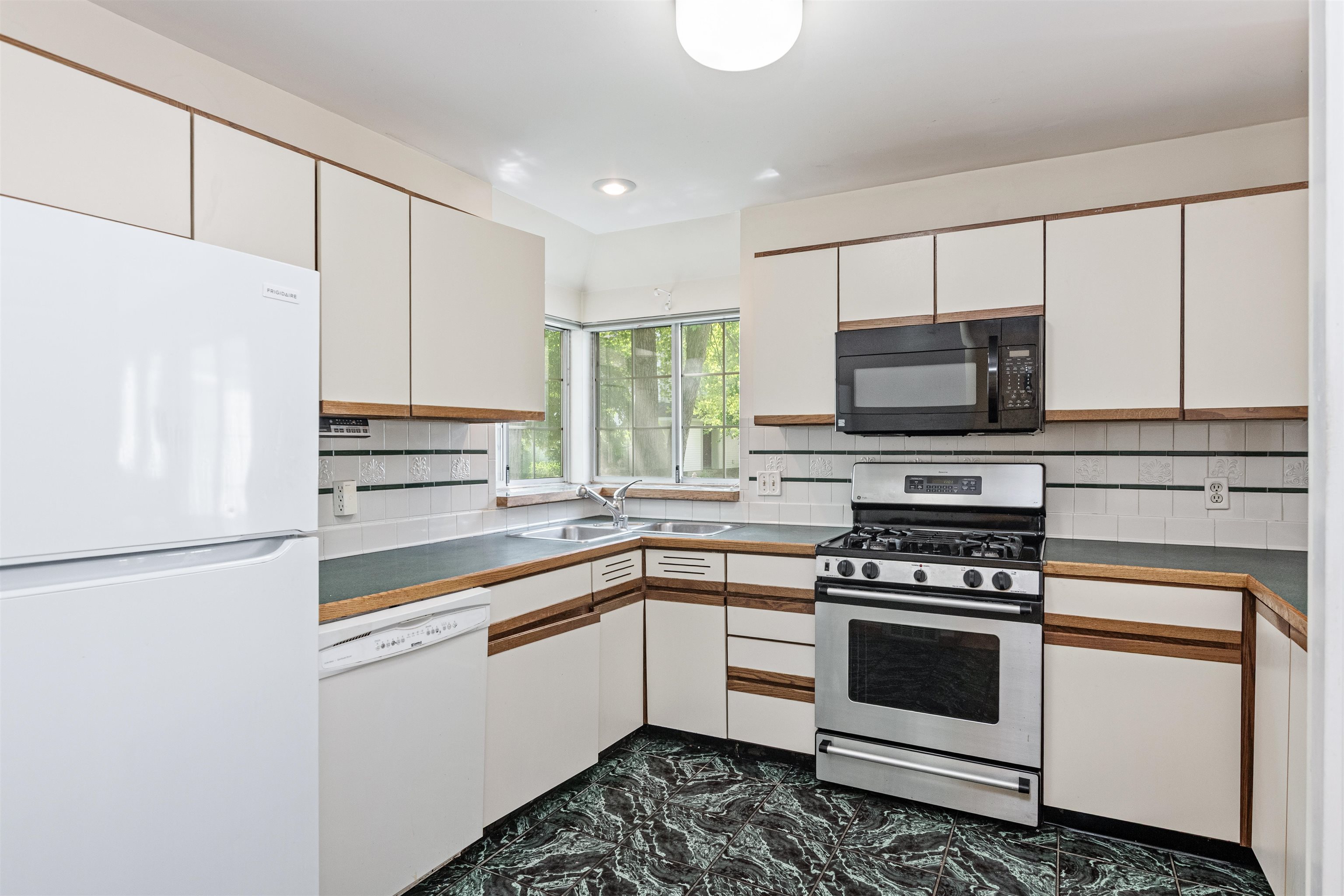 29 Winding Brook Drive