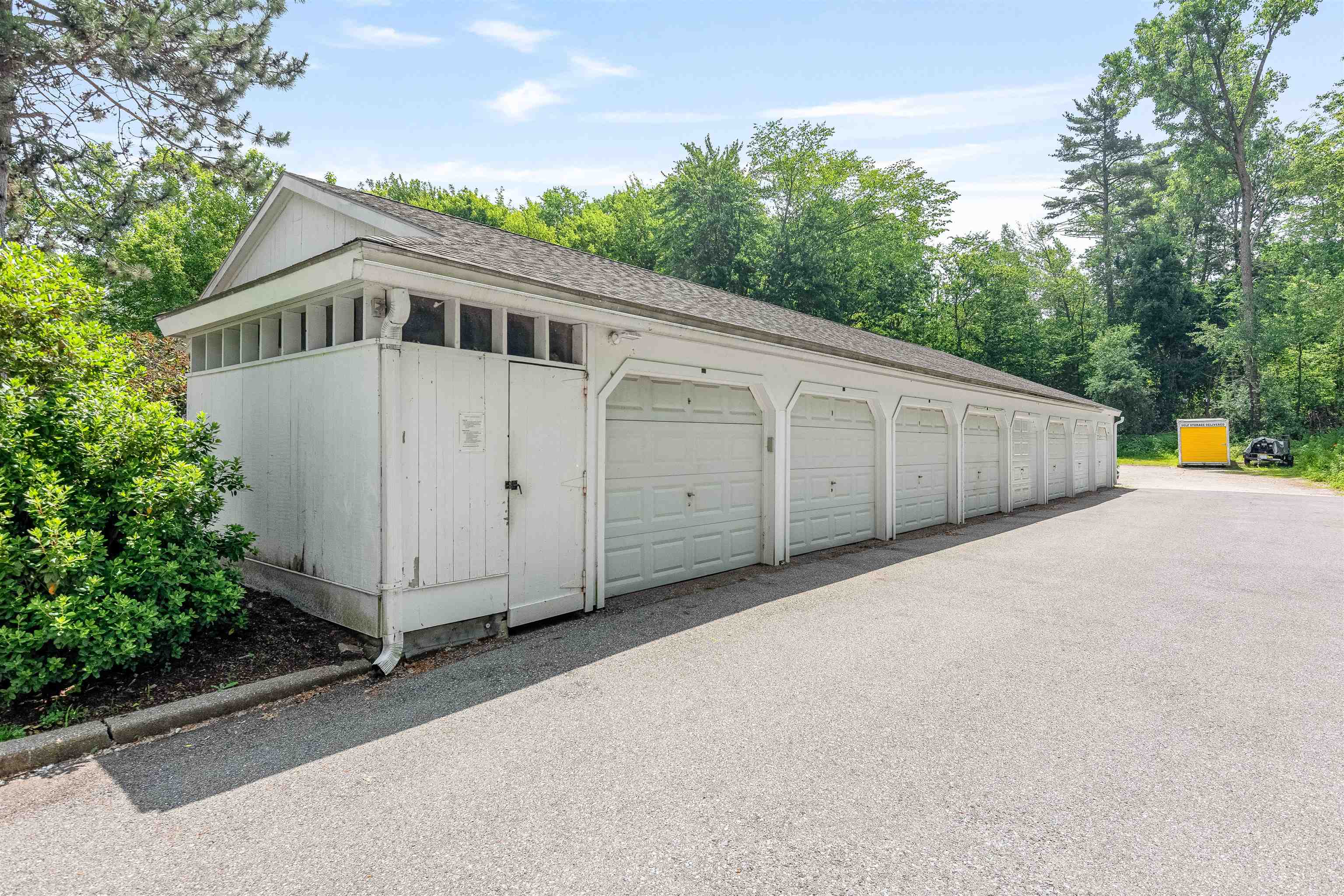 29 Winding Brook Drive